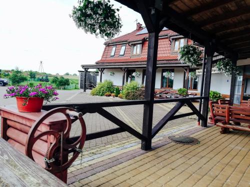 Зовнішній вигляд готелю, Zajazd Dolina Sadosiów (Zajazd Dolina Sadosiow) in Olsztyn City Center