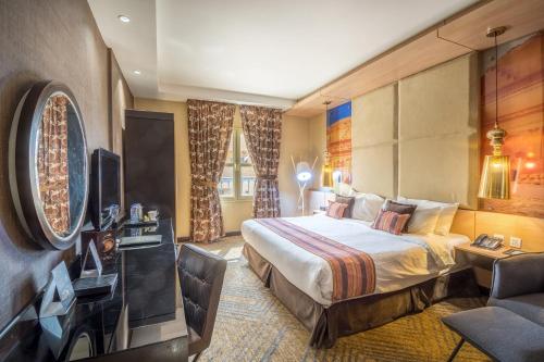Grand Plaza Hotel