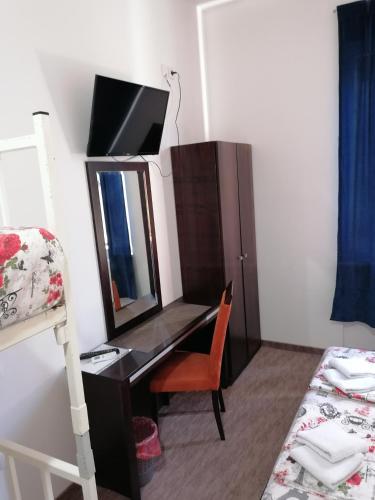 1 queen bed