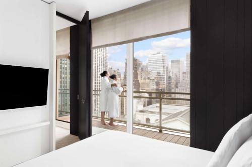 Andaz 5th Avenue-a concept by Hyatt - image 30