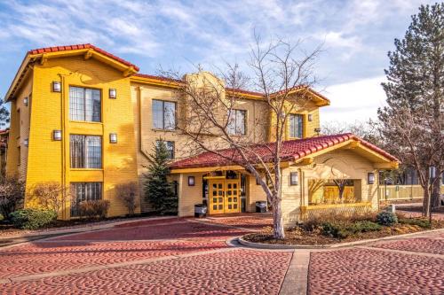 La Quinta Inn & Suites by Wyndham Colorado Springs Garden Of The