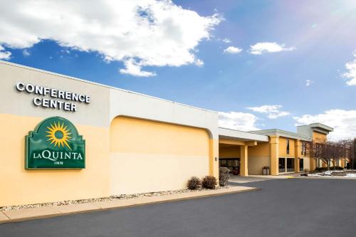 La Quinta Inn by Wyndham Davenport & Conference Center