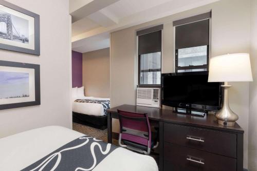 La Quinta Inn & Suites by Wyndham New York City Central Park