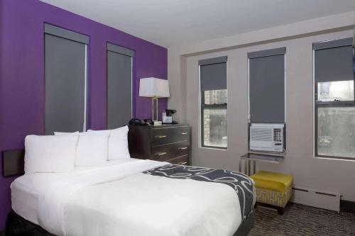 La Quinta Inn & Suites by Wyndham New York City Central Park