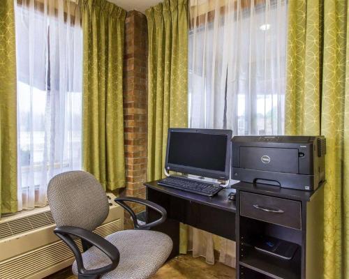 Quality Inn Macomb near University Area Quality Inn Macomb near University Area