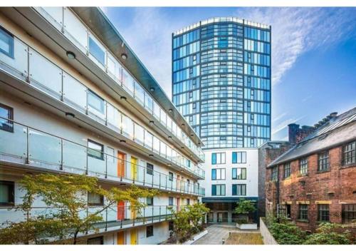 Stylish 2 Bedroom - IQuarter Apartment