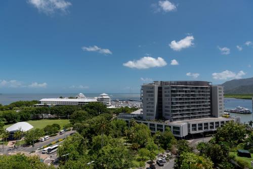 ザ シーベル ケアンズ ハーバー ライツ