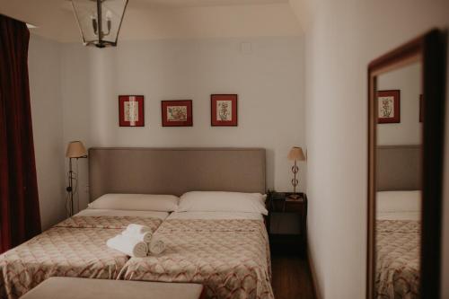 Hotel Posada de Valdezufre - image 8