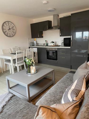 Coalhouse Apartment - Tap to explore photos