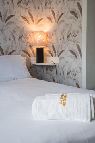 M and J Guest House - image 10