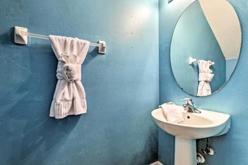 Fun-Filled Resort Home with Pool - 14Mi to Disney! - image 7