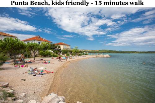 沙灘, VSG Resort - 200m from Beach, Pool, Sauna & Jacuzzi in 金莫