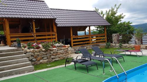 Casa Sviniceană (Casa Sviniceana) in Svinita