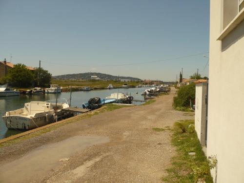 La petite maison au bord du canal T2 - 3étoiles -