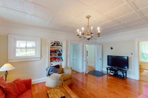 Farmhouse Escape - image 3