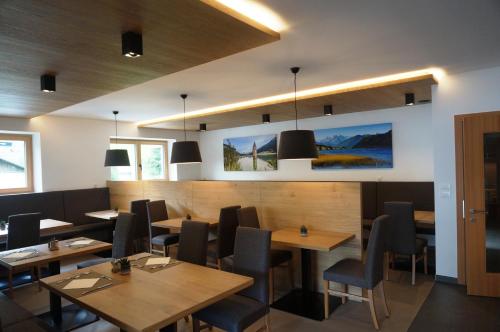 Restaurant, Pension Sprenger in Curon Venosta