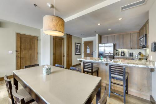 Riverfront Studio and Resort - main image