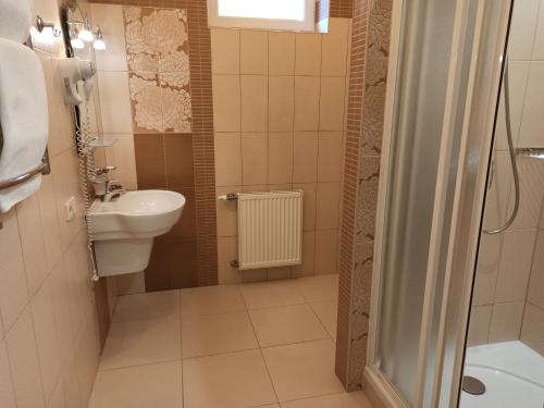 Hotel Status - main image