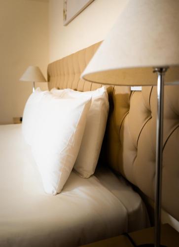 Brogans Bar & Hotel - image 2