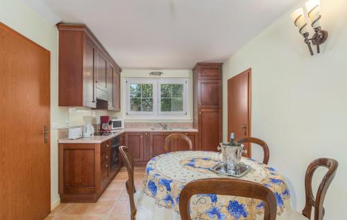 Villa Bella Vista with Sea View - image 3