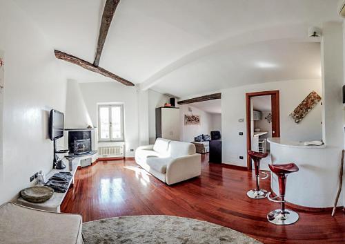 Mistral Holidays - Splendida mansarda open space e finiture di lusso
