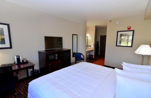 Cobblestone Inn & Suites - Monticello