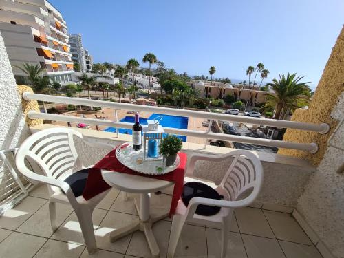 Borinquen only 280 meters to the beach, balcony with sea view, heated pool, Wifi