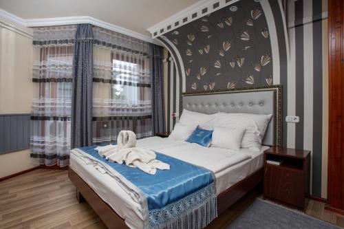 Illés Hotel - image 30
