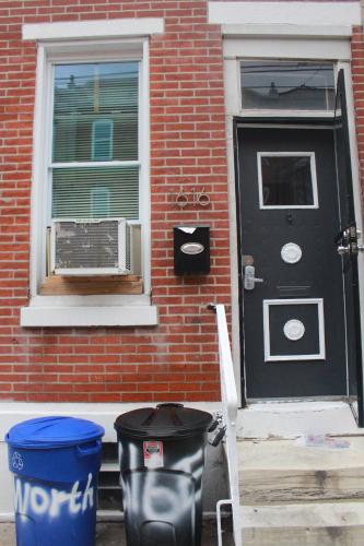Clover 2900 - Apartment and Rooms with Private Bathroom near Washington Ave South Philly, Philadelphia (foto 9)