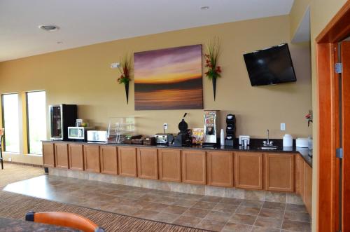 Cobblestone Inn & Suites - Newton