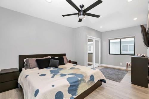 308 35th Street, Unit A Lower in Newport Beach, USA