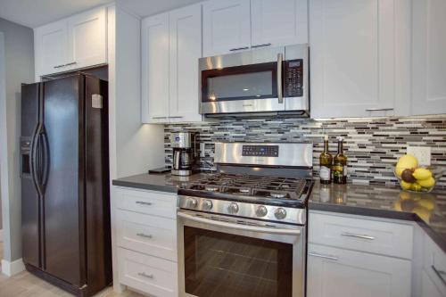 308 35th Street Unit A (Lower) - image 2