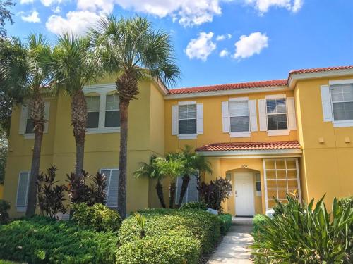 Private Screened Splash Pool Overlooking Tranquil Lake Right Beside Disney World by Florida Dream Ho