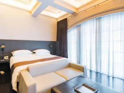 Jinjiang Inn Nanjing Road Pedestrian streetEast Asia Hotel - image 2