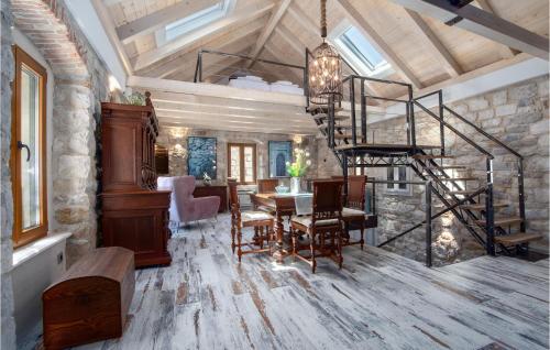 Cozy Home In Omis With Kitchen