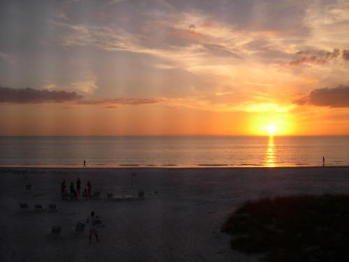 Island House Beach Resort 3N - image 3