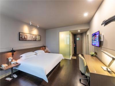 . JinJiang InnSelect Suzhou Shengze Shunhuxilu Hotel
