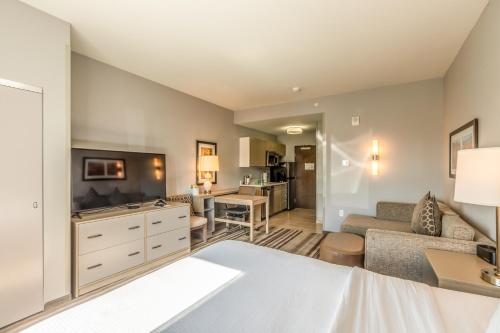 Hawthorn Extended Stay by Wyndham Loveland