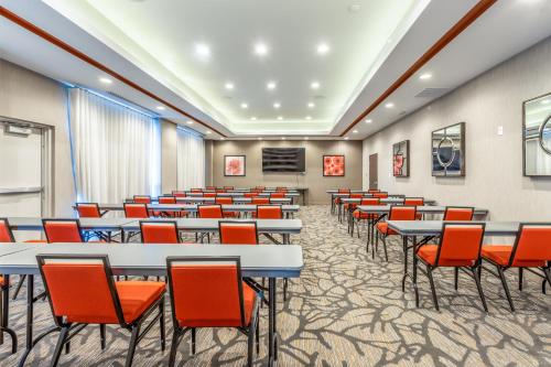 Hawthorn Extended Stay by Wyndham Loveland in Johnstown, USA
