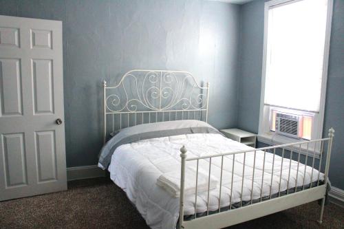 Clover 2900 - Apartment and Rooms with Private Bathroom near Washington Ave South Philly, Philadelphia (foto 11)