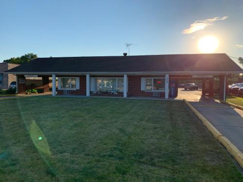 New Relax Inn Bridgeview - image 12