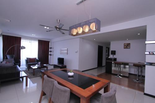 Likas Square - KK Apartment Suite