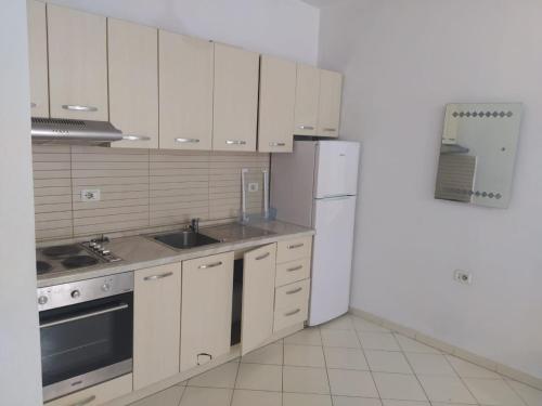 New Boulevard Apartment - image 4