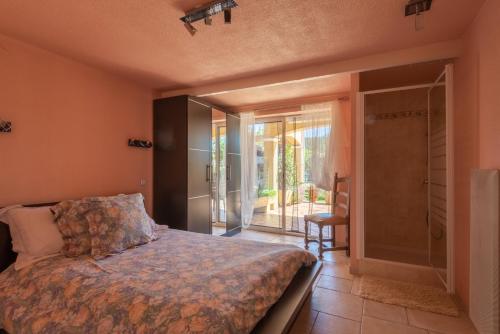 บริการและสิ่งอำนวยความสะดวก, Fleur des Champs in แซ็ง-แฌร์แม็ง