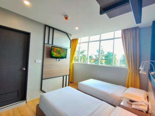 Uptown Hotel Room Type - Standard Twin Room