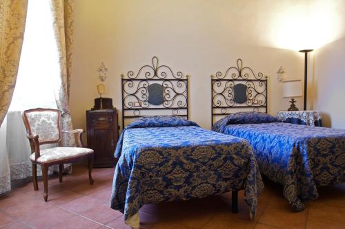 Twin Room image 3