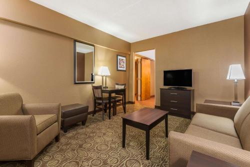 Ramada by Wyndham Paintsville Hotel & Conference Center