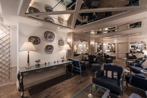 ผับ/เลาจน์, ออสบอร์น โฮเต็ล (Osborne Hotel) in วาเลตตา