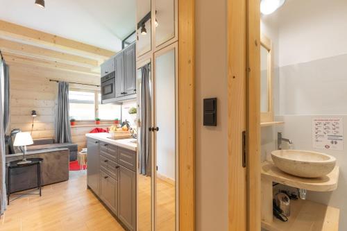 Apartment with Terrace image 4