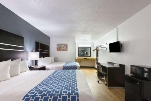 Queen Room with Two Queen Beds - Non-Smoking